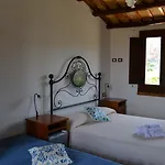 فندق Cala Buguto *