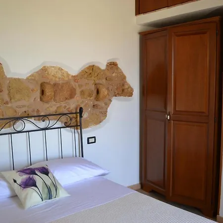 Cala Buguto Hotel *