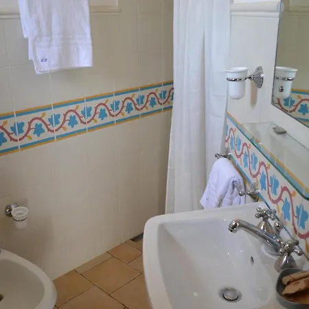 Cala Buguto Hotel *