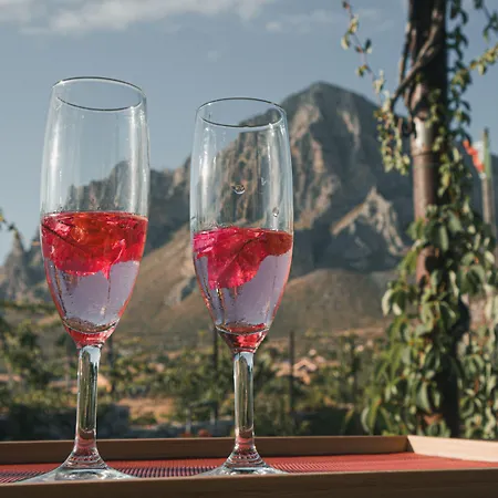 Ξενοδοχείο Cala Buguto *